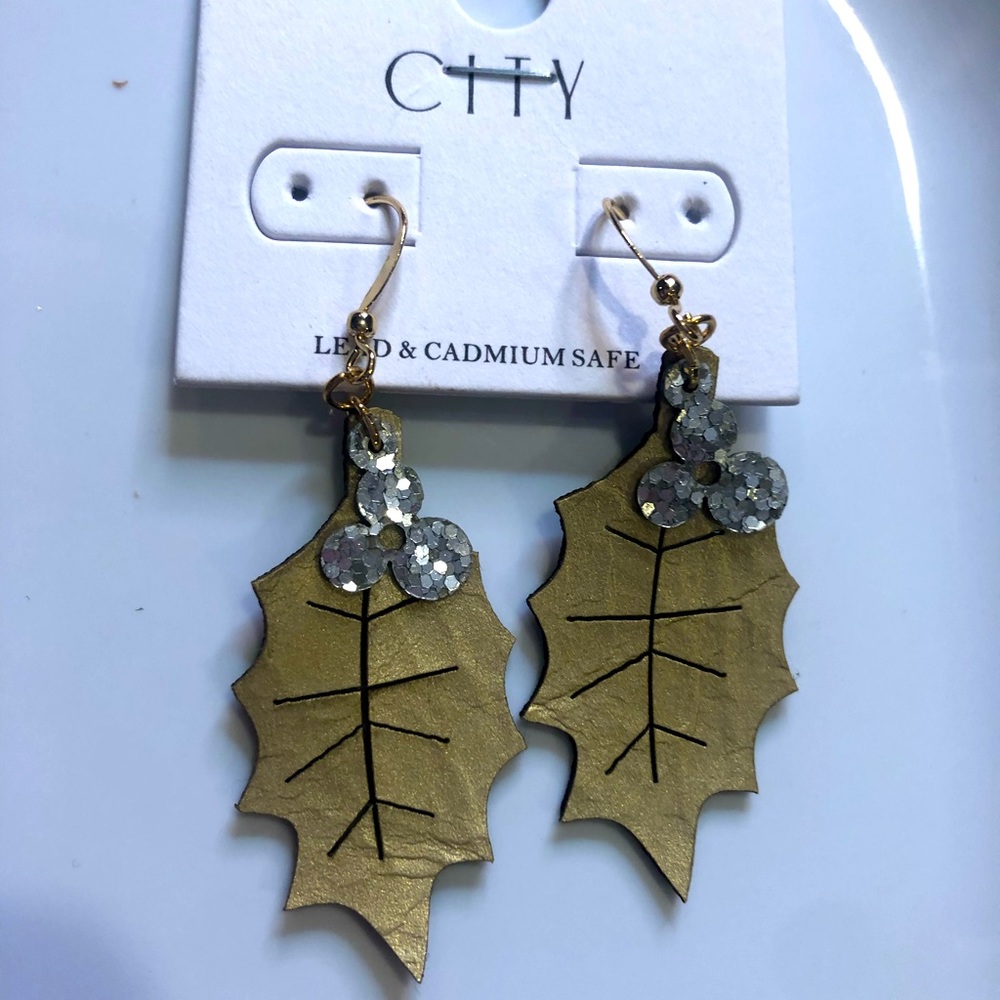 Gold, red holly earrings NWT